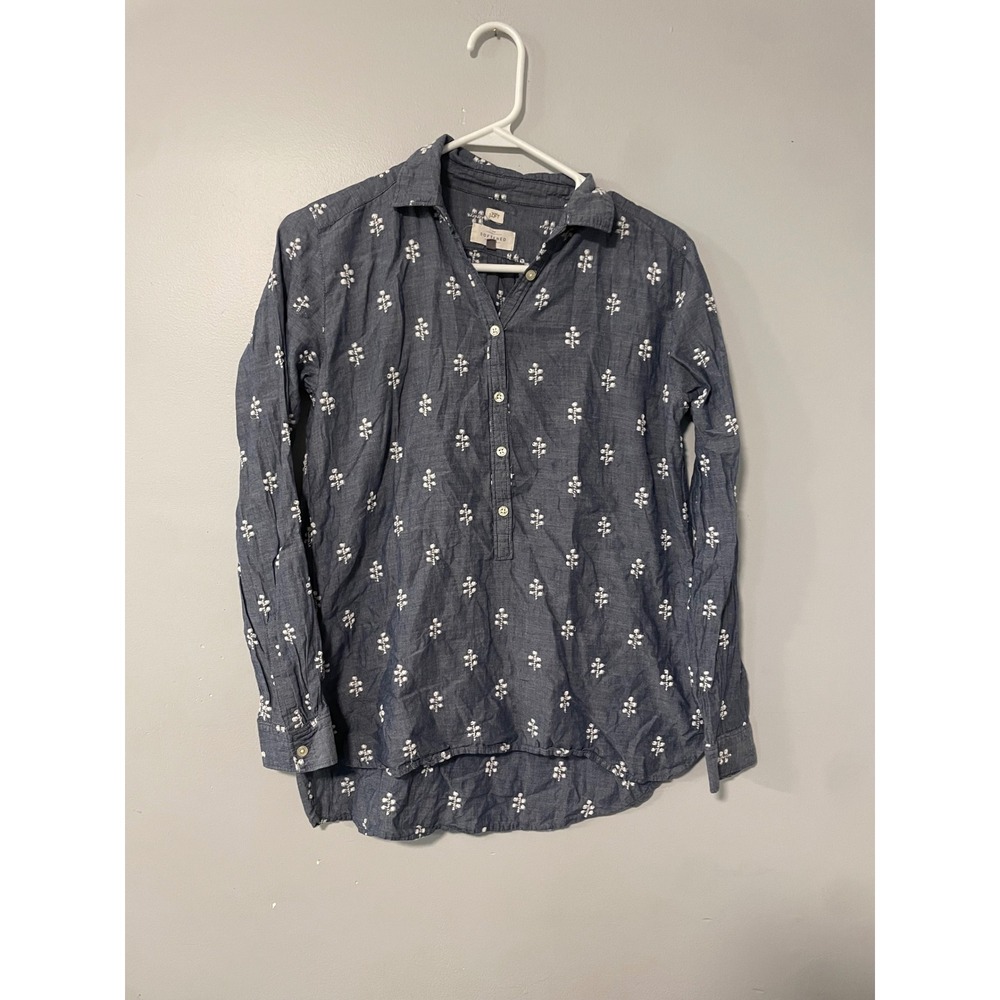 Ann Taylor LOFT Softened Shirt Blue Embroidered Chambray Button Down Womens XS